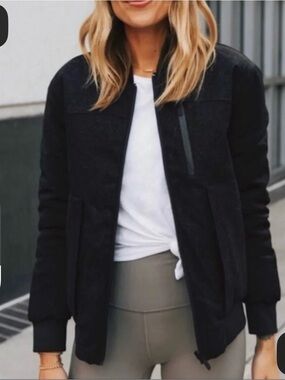 lululemon Goose Down Reversible Roam Far Bomber Jacket, black size 6